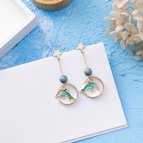 ❤️️NEW UNIQUE Dolphin Handmade Earrings Z10 - Picture 2 of 2